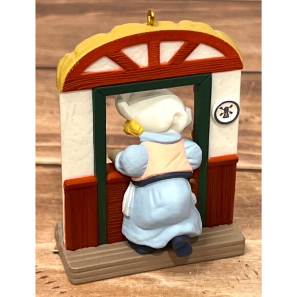 1986 HALLMARK KEEPSAKE ORNAMENT QX408-3 WINDOWS OF THE WORLD HOLLAND WOOD CLOG - Picture 6 of 6